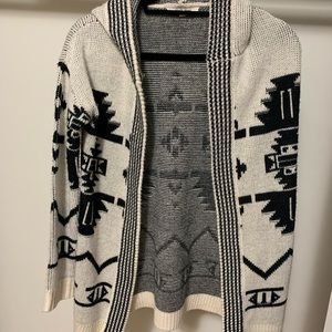 Pink rose brand Aztec print duster/sweater white/cream and black size small